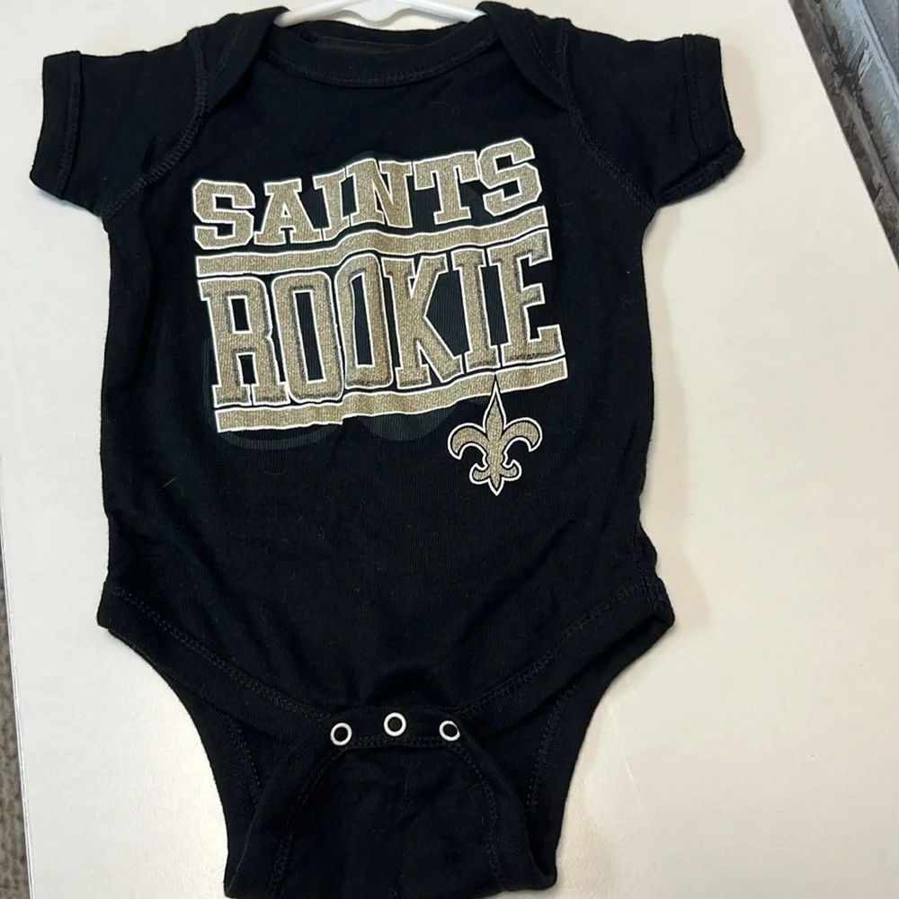 Saints onesie‎